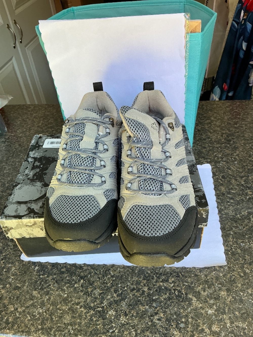 NWT Women’s Size 9 Gray Hiking Trail Shoes Lightweight Outdoor Sneakers